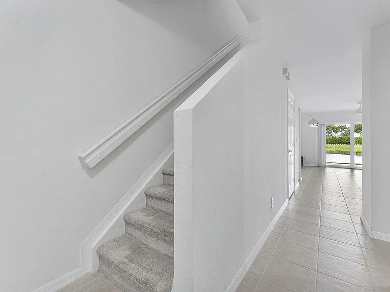 16129 Sierra Palms Dr — Photo 5