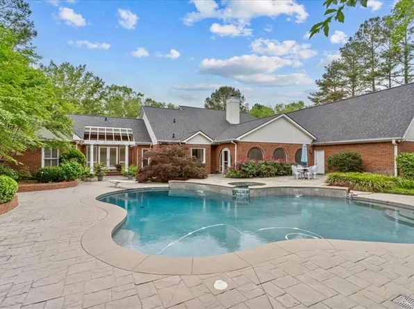 205 Glen Eagles Dr, Dothan, AL 36305