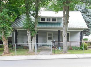 591 East St, Waynesville, NC 28786