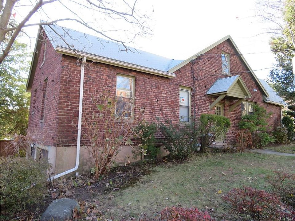 1st image of 10 Rockland Pl
