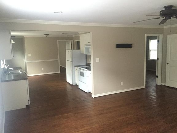 3rd image of 2000 S Fredonia St
