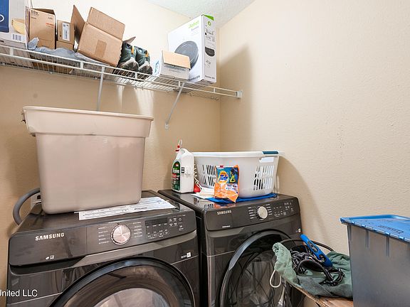 5th image of 13696 Lawton Ln