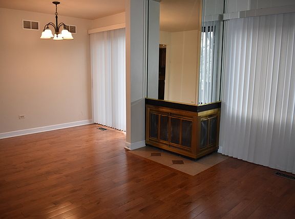 2nd image of 53 Elmwood Ct