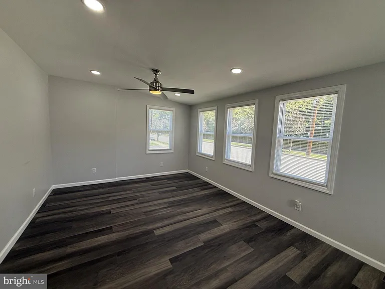 383 Johnson Ave — Photo 20