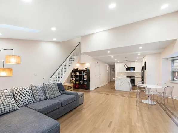 15 Cove Lane image 1 of 14