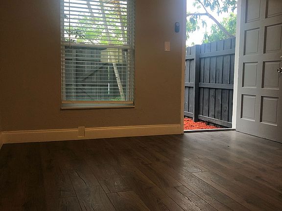 2nd image of 817 NE 19th Ave APT 1