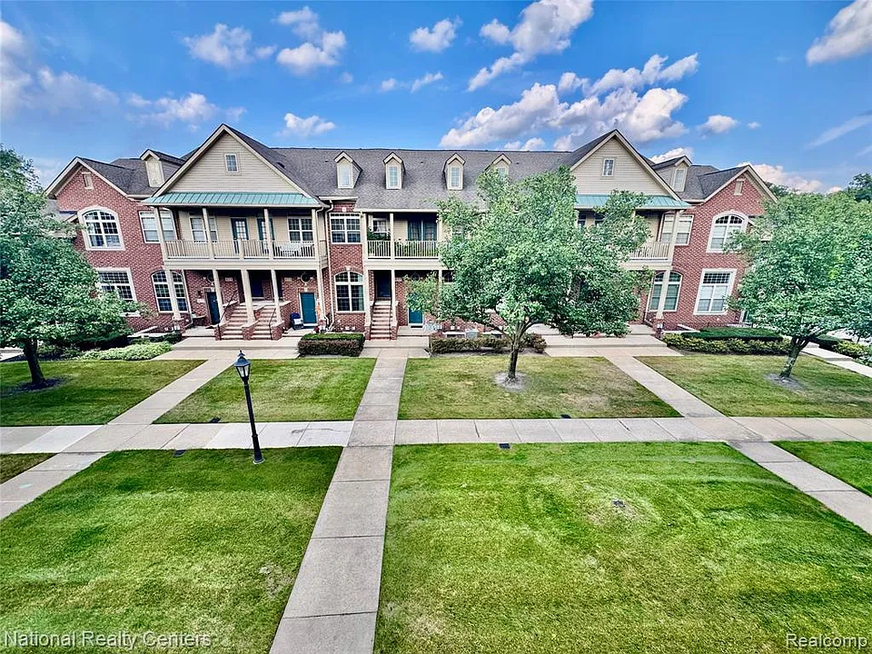 414 Old Pine Way #136