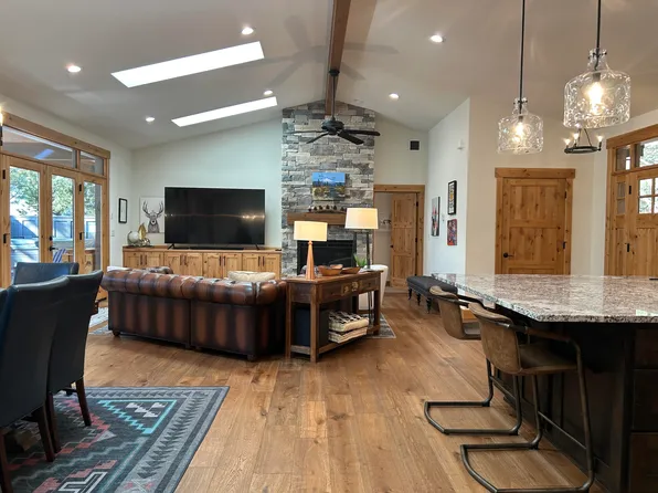 17921 Foursome Ln Lot 8, Bend, OR 97707