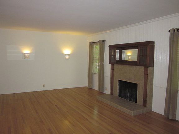 4th image of 3180 Las Lunas St