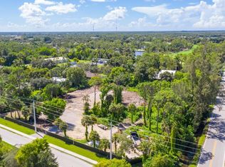 198 Price St, Naples, FL 34113