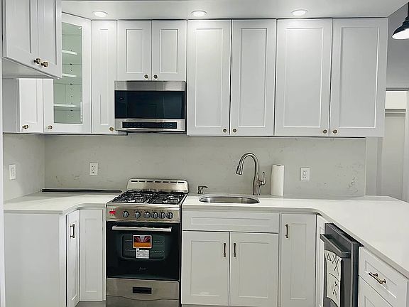 2nd image of 54 W 74th St APT 406