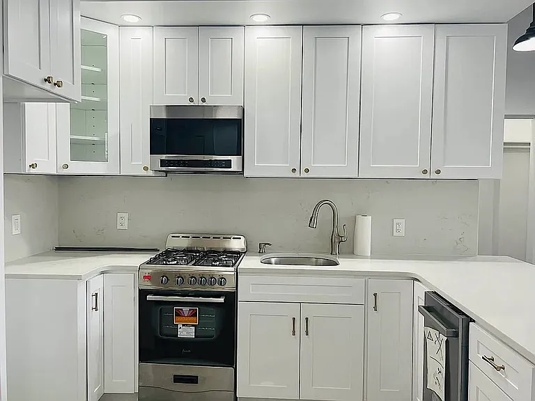 54 W 74th St #406 — Photo 2