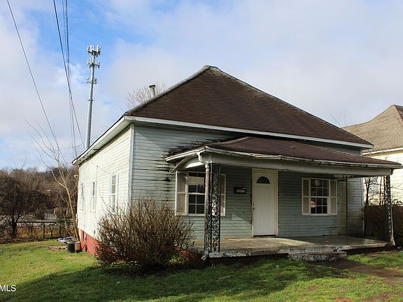 2nd image of 1715 Worth St