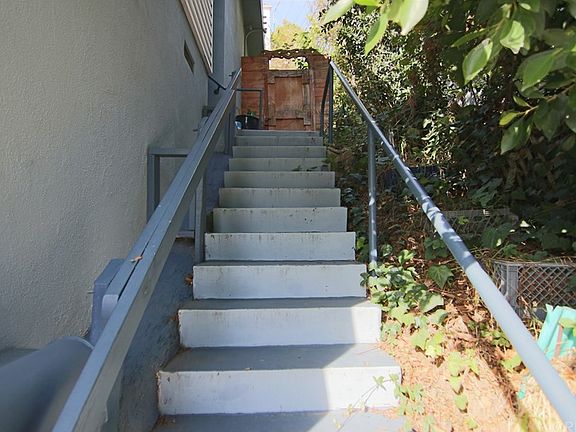 3rd image of 2415 N Gower St
