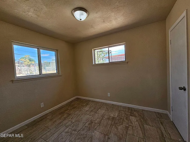 6005 Tampa Ave — Photo 14