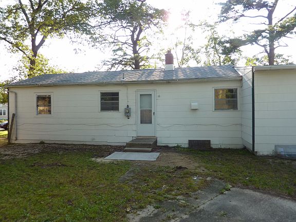 3rd image of 301 Columbine Ave