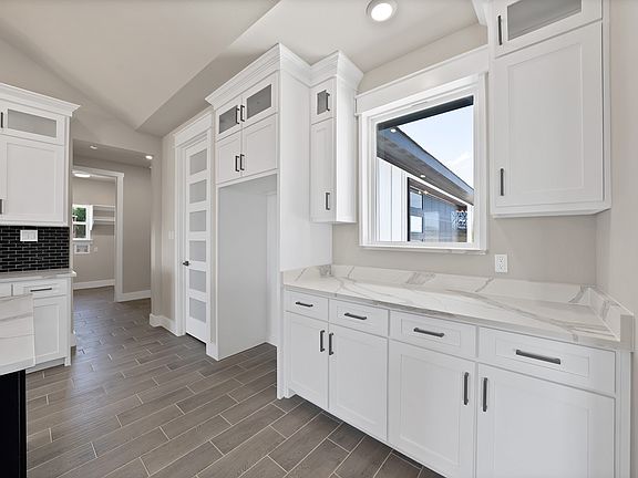 5th image of 3217 Cobbler Ln