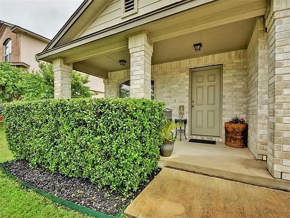 4th image of 375 Paddington Dr