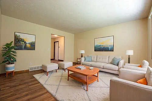 15873-15875 US Highway 75 Photo 1