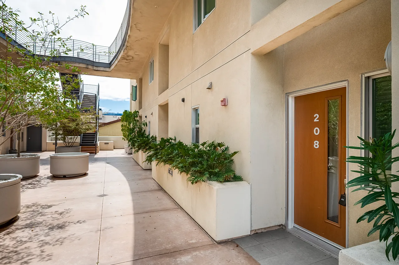 2 bed, 1566 sqft, $4,000 — Photo 4