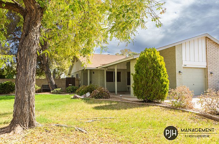 1st image of 1543 E Palmdale Dr