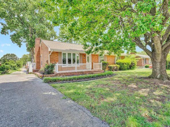 2317 Laura Rd NW, Roanoke, VA 24017