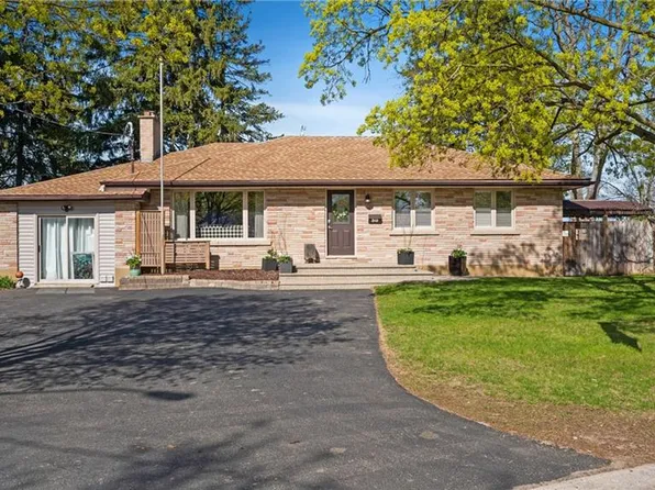 30 Horner St, Brantford, ON N3R 2C4