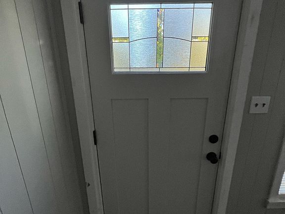 5th image of 104 Floyd St