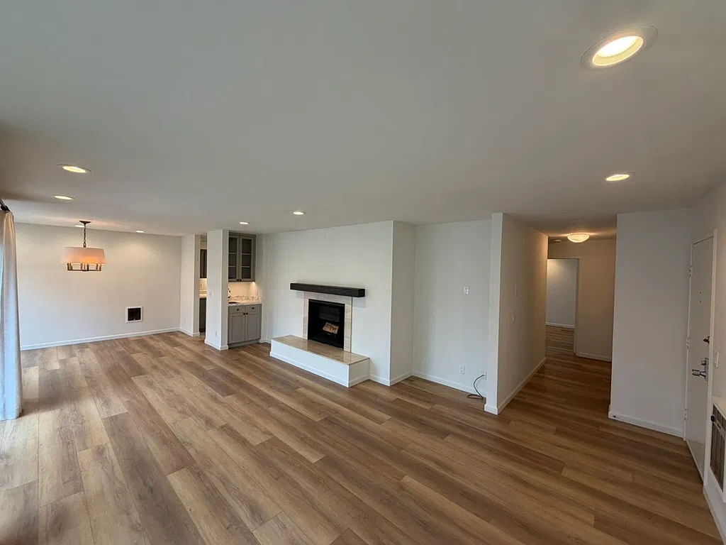 2 bed, 1244 sqft, $3,950 — Photo 2