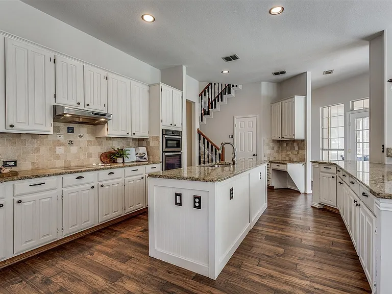 5901 Norfolk Ln — Photo 11