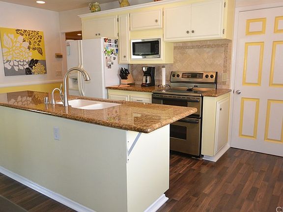 4th image of 3033 Knoxville Ave