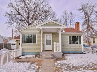 2216 4th Ave N, Grand Forks, ND 58203
