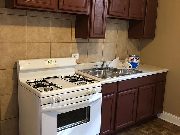 3rd image of 6426 S Marshfield Ave