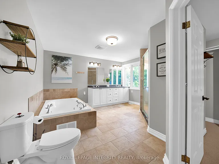 1218 Rideau Bend Cres — Photo 32