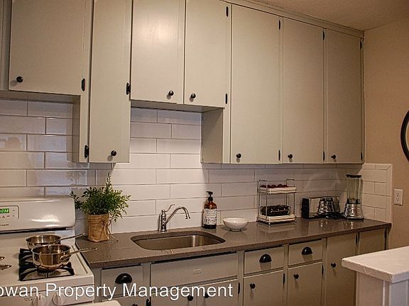 5th image of 528 Gladstone Blvd APT 2