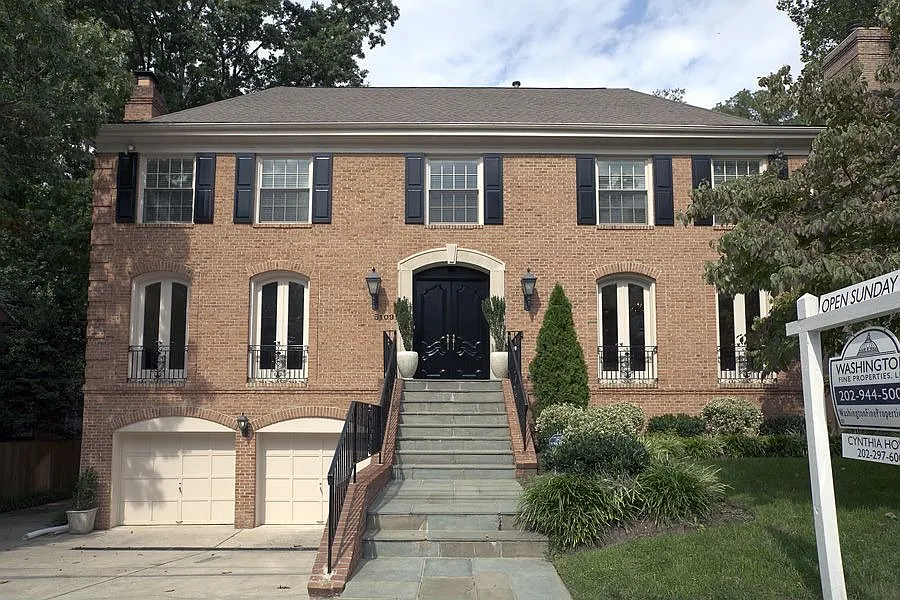 5109 Klingle St NW photo 1