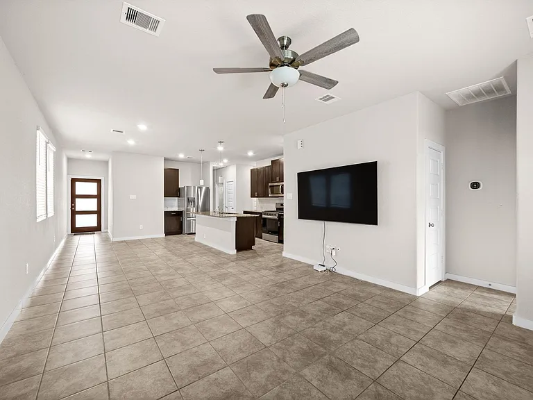 5547 Madden Ln — Photo 4