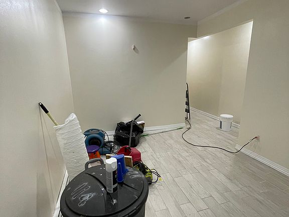 3rd image of 114 Essex St Floor 1