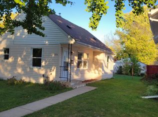 1254 Farrington St, Saint Paul, MN 55117