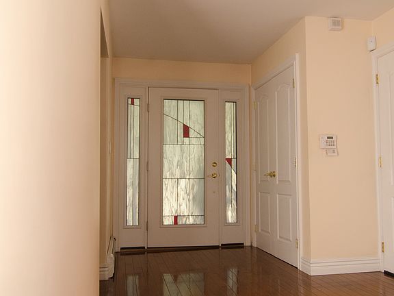 2nd image of 20 King Ave