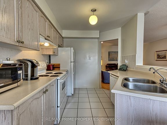 5th image of 39 Laurendale Ave