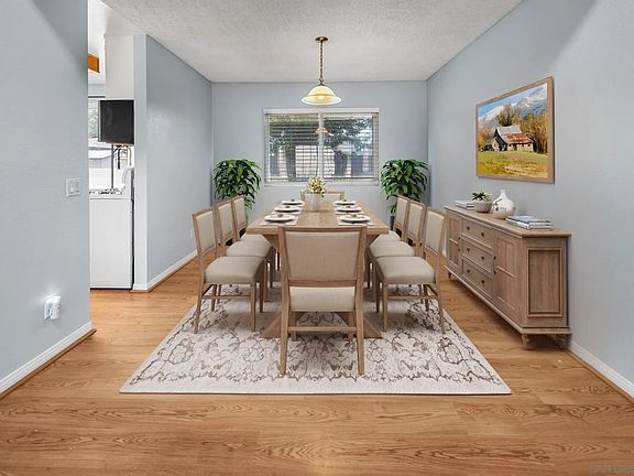 2nd image of 686 Artesian Ave