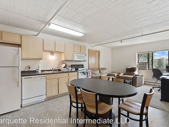 3rd image of 2125 W Kilbourn Ave #7206971