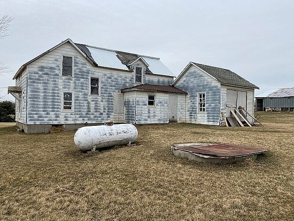 4th image of 2430 B Ave