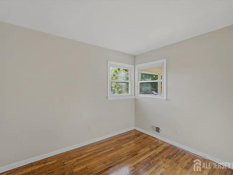 126 Orange St — Photo 13