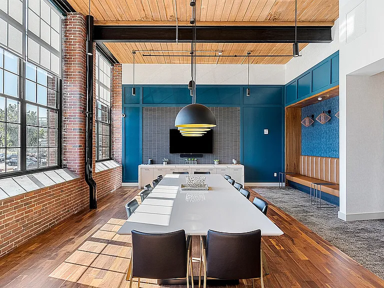 Conference Room/Business Center