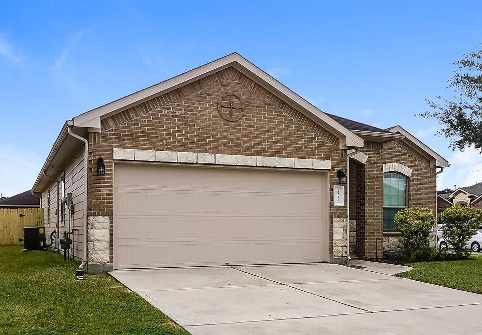8751 Sunrise Canter Dr
