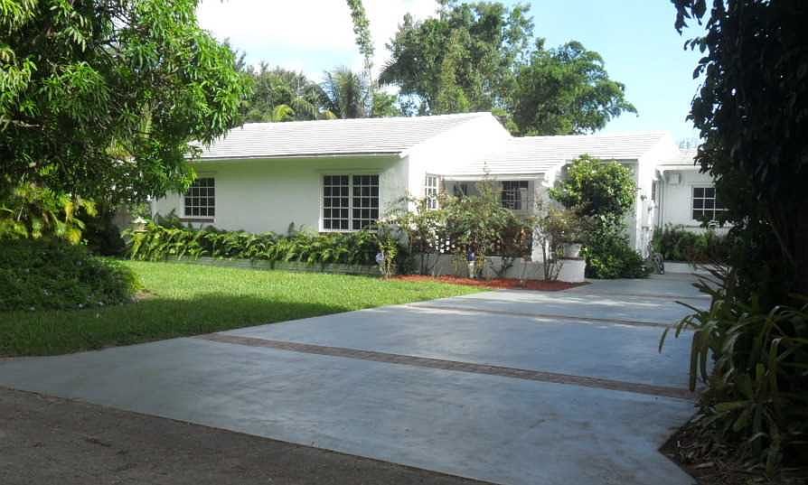 1st image of 712 NE 120th St