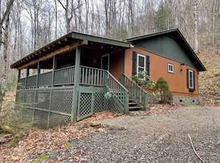 216 Thunderstruck Ln, Franklin, NC 28734