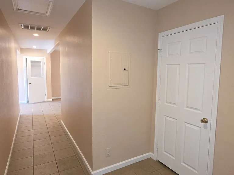 719 E Wardlow Rd #B — Photo 16